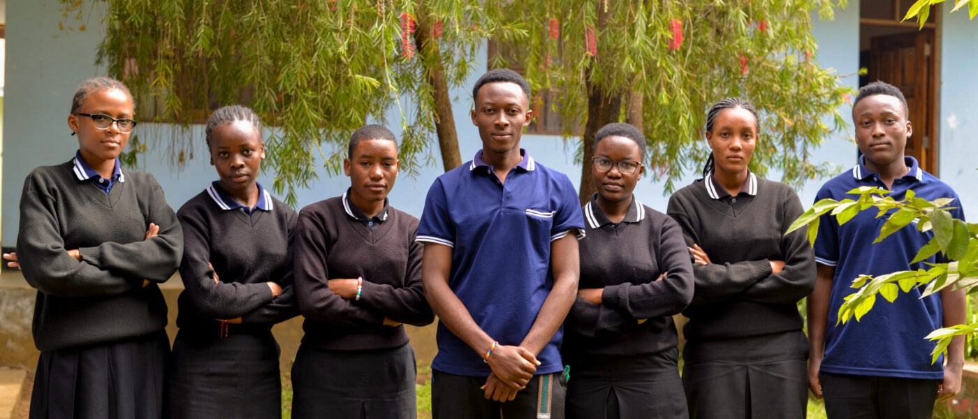 Hovinais college students