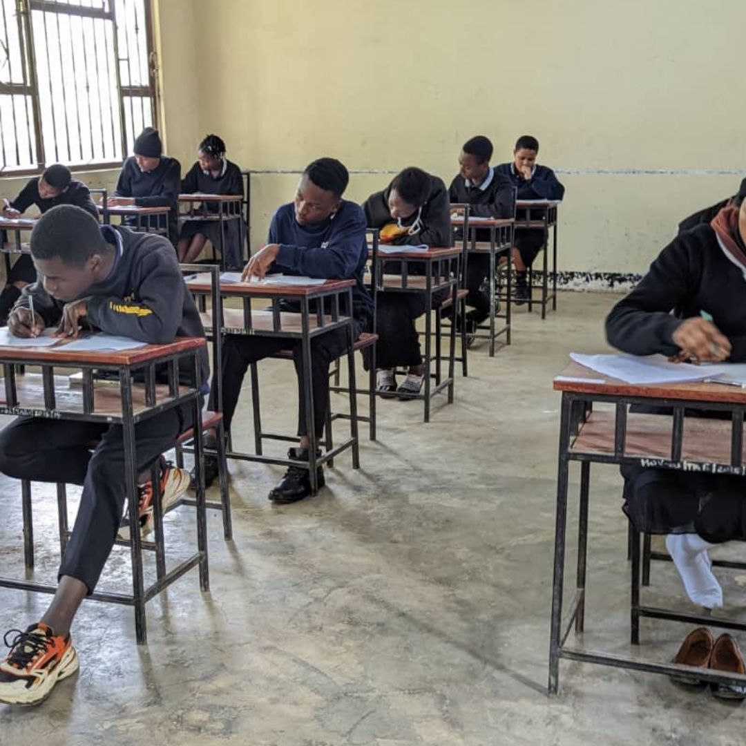 Hovinais college classroom